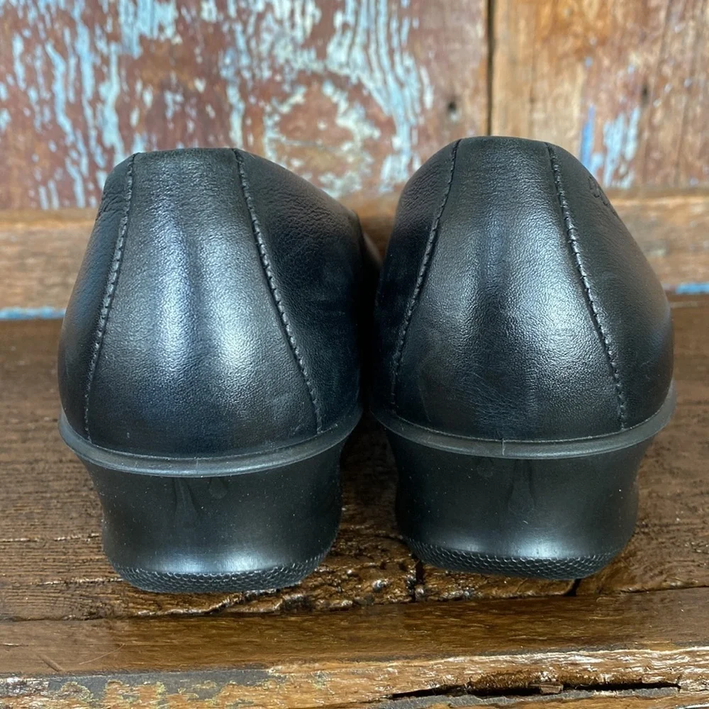 Ecco Black Slip On Leather Loafer